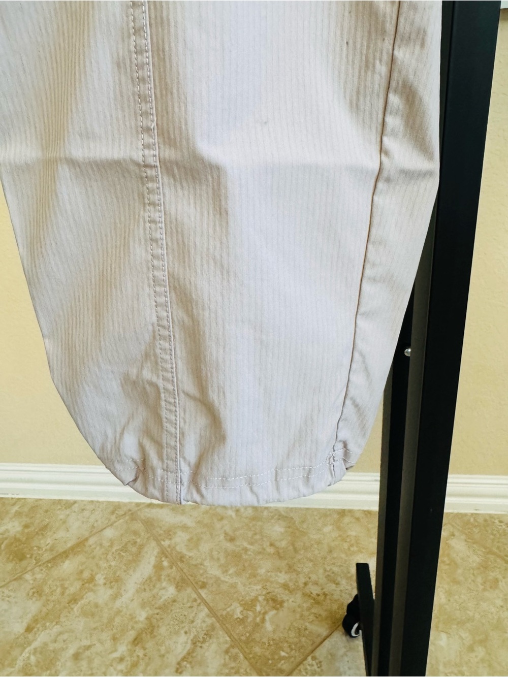 Kirkland Signature Women's Track Joggers - Light Beige - Picture 7 of 7